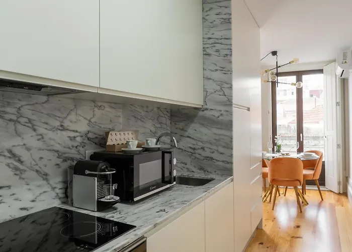 Bright Near Douro River - With Balcony דירה פורטו