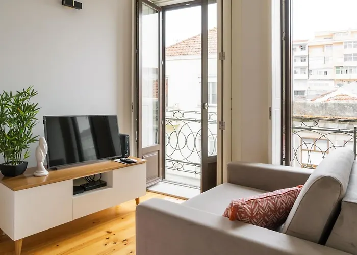 Bright Near Douro River - With Balcony *