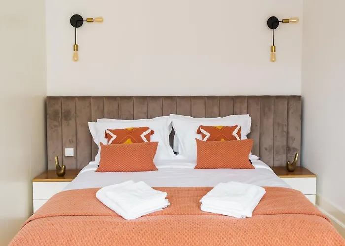 Bright Near Douro River - With Balcony Porto