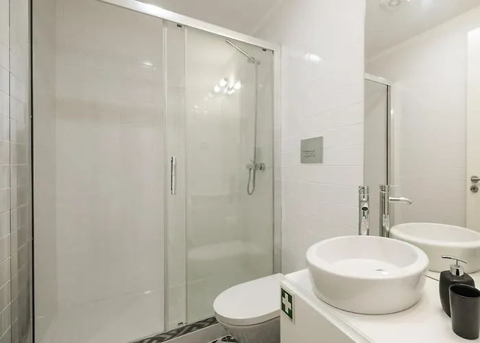 Bright Near Douro River - With Balcony * Oporto